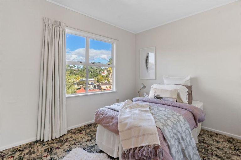 Photo of property in 42 Saffron Street, Birkdale, Auckland, 0626