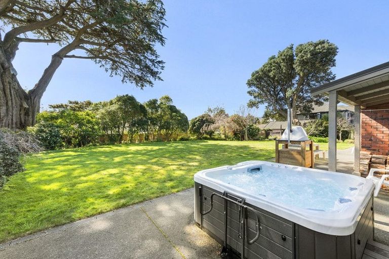 Photo of property in 14 Halswater Drive, Churton Park, Wellington, 6037