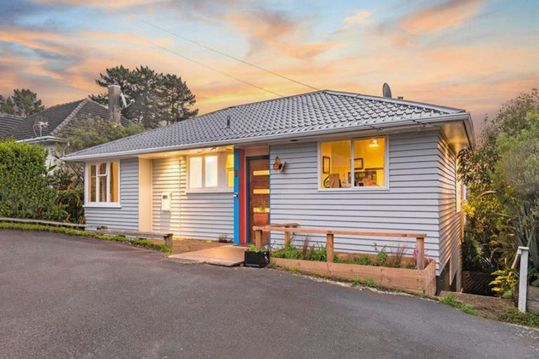 Photo of property in 34 Sievers Grove, Cannons Creek, Porirua, 5024