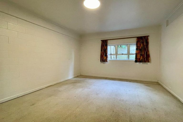 Photo of property in 89c Poplar Grove, Whalers Gate, New Plymouth, 4310