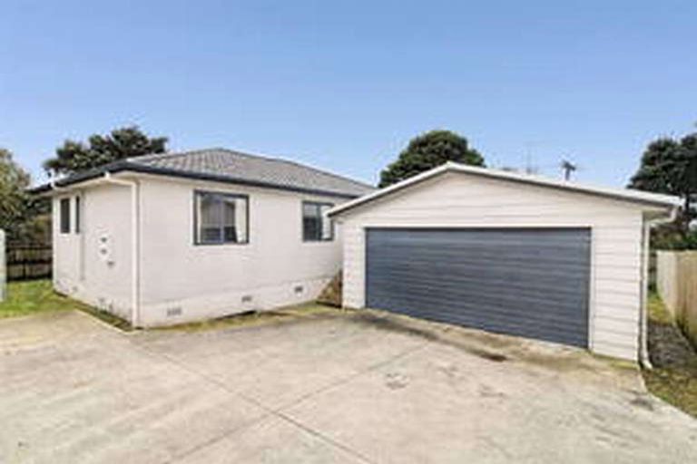 Photo of property in 45a Waimumu Road, Massey, Auckland, 0614