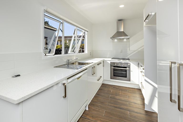 Photo of property in 2/47 Pah Road, Papatoetoe, Auckland, 2025