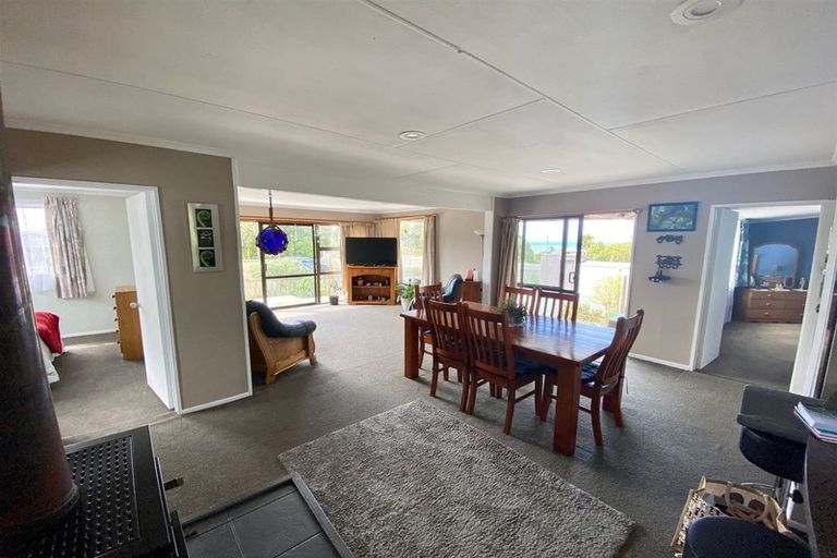Photo of property in 19 Rata Street, Kaka Point, 9271