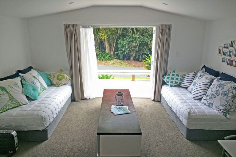 Photo of property in 31 Valley Road, Titirangi, Auckland, 0604