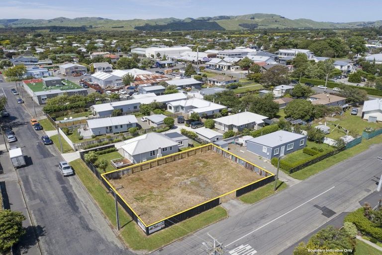 Photo of property in 10 Broadway Street, Martinborough, 5711