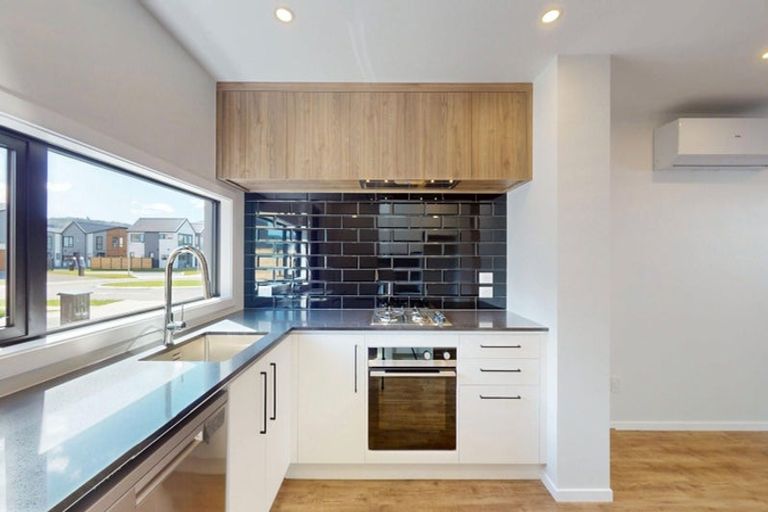 Photo of property in 7 Teak Street, Wallaceville, 5018