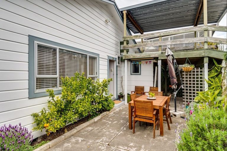 Photo of property in 22 Colenso Avenue, Hospital Hill, Napier, 4110