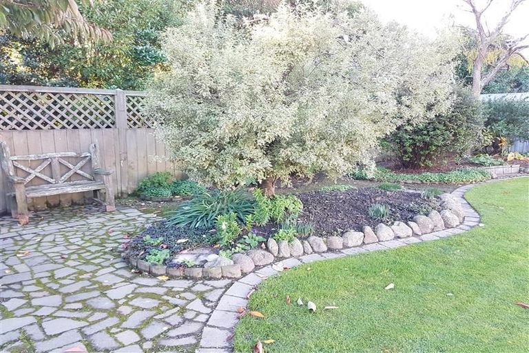 Photo of property in 4 Royal Oak Drive, Kelvin Grove, Palmerston North, 4414