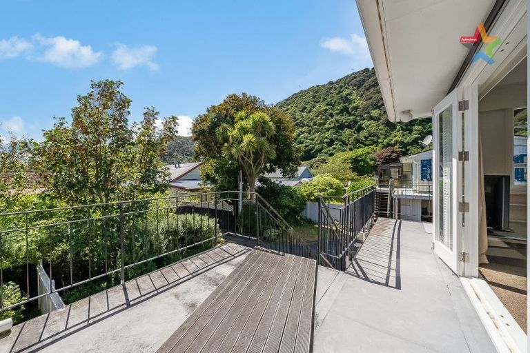 Photo of property in 9 Miro Street, Eastbourne, Lower Hutt, 5013