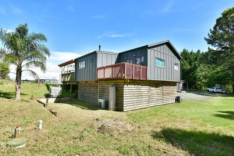 Photo of property in 129 Mcleod Road, South Head, Helensville, 0874