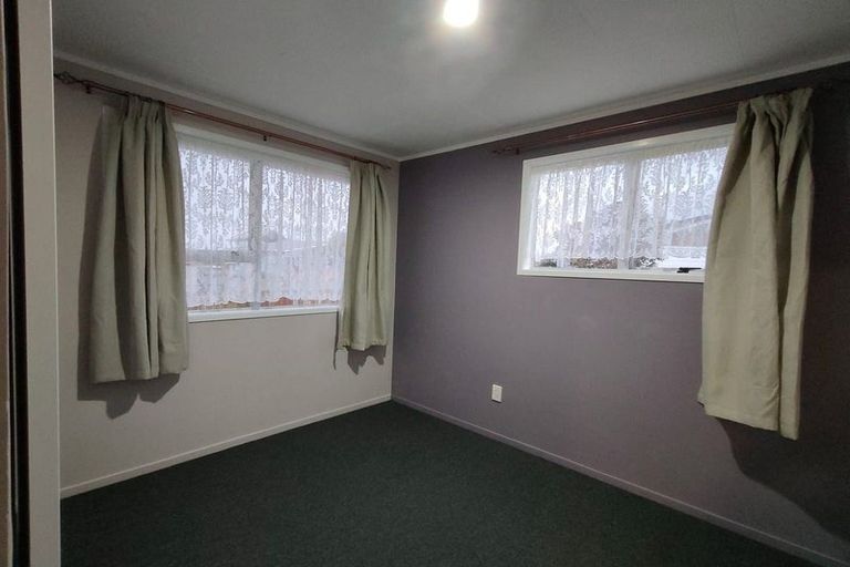 Photo of property in 20 Foyle Place, Glendene, Auckland, 0602