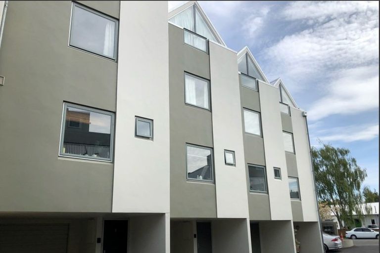 Photo of property in 3/86 Brockworth Place, Riccarton, Christchurch, 8011