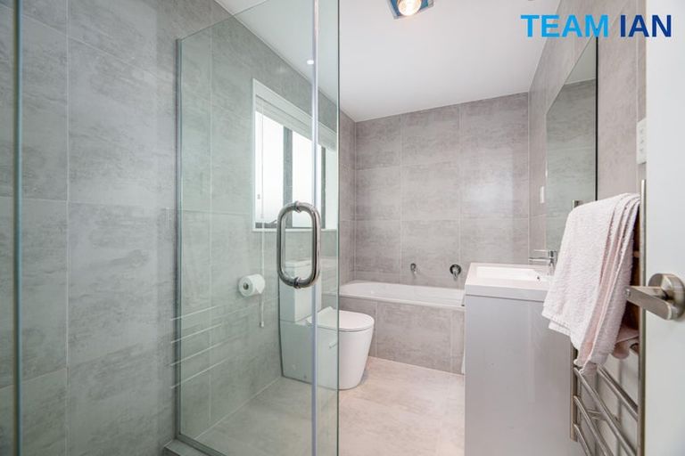 Photo of property in 73a Granville Drive, Massey, Auckland, 0614