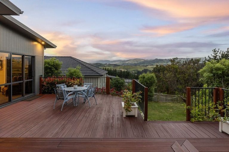 Photo of property in 154 Endeavour Drive, Whitby, Porirua, 5024