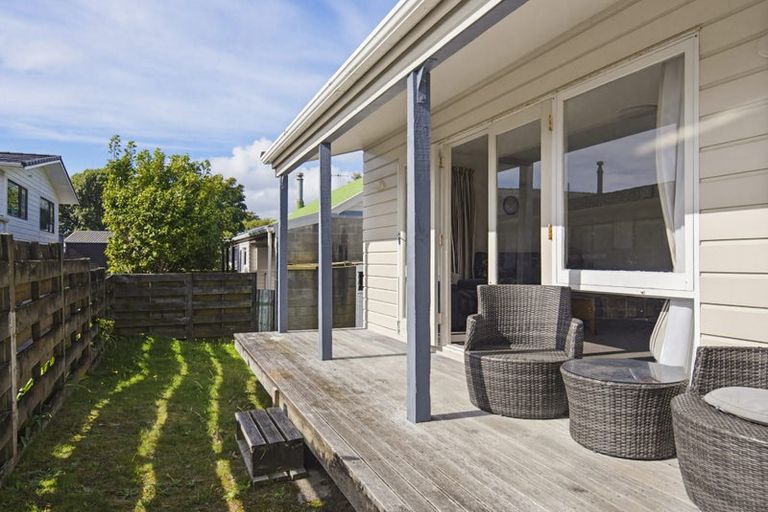 Photo of property in 90 Eatwell Avenue, Paraparaumu Beach, Paraparaumu, 5032