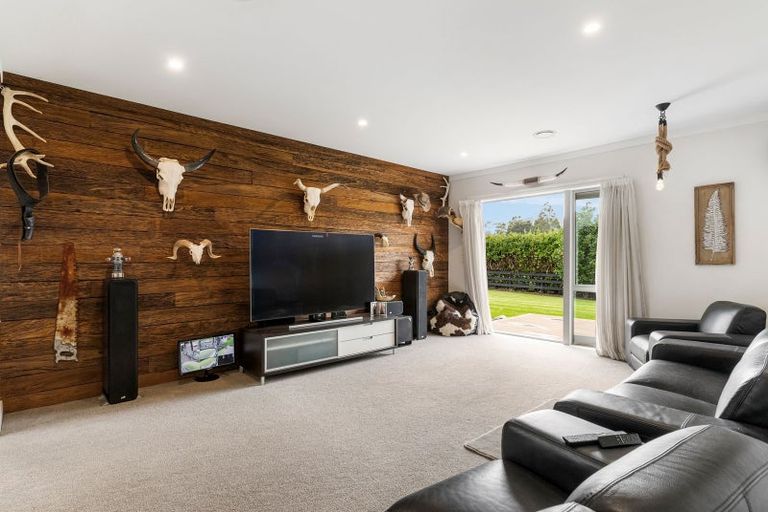 Photo of property in 104 Foster Road, Kumeu, 0891