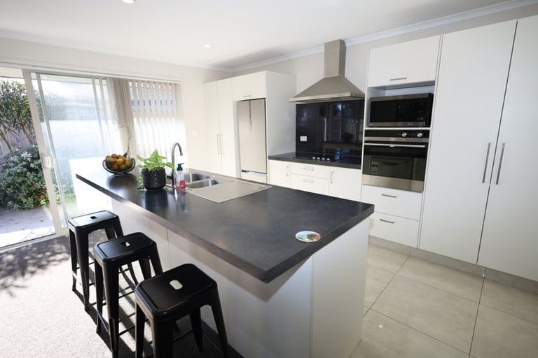 Photo of property in 16 Te Kio Crescent, Papamoa Beach, Papamoa, 3118