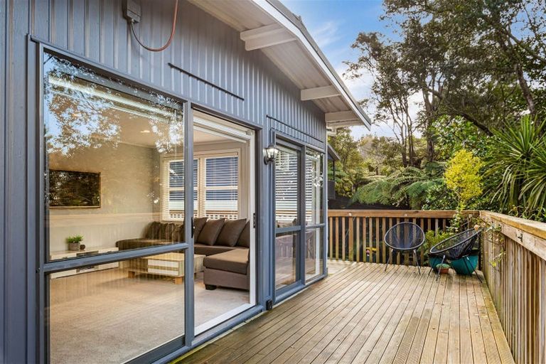 Photo of property in 11 Selwyn Avenue, Glen Eden, Auckland, 0602