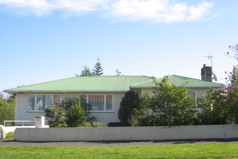 Photo of property in 92 Brooklands Road, Brooklands, New Plymouth, 4310