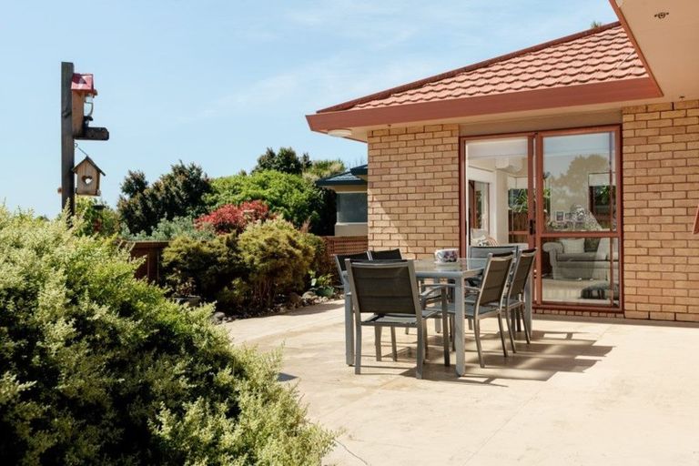 Photo of property in 22 Solander Drive, Welcome Bay, Tauranga, 3112