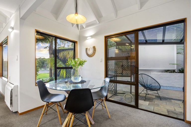 Photo of property in 1/62 Wairoa Road, Narrow Neck, Auckland, 0624