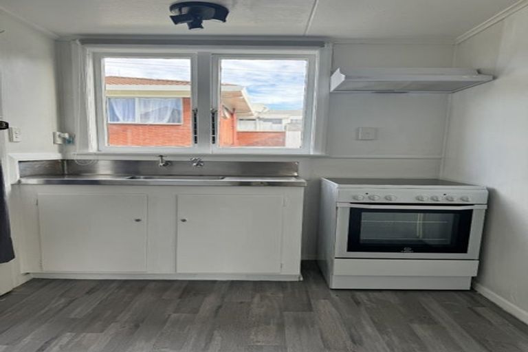 Photo of property in 2/7 Duke Street, Papakura, 2110