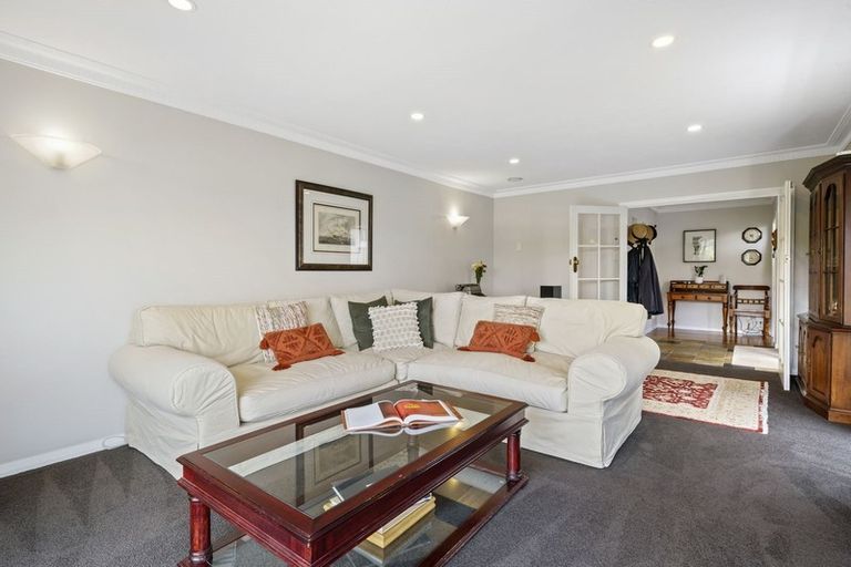 Photo of property in 7 Saint Johns Terrace, Tawa, Wellington, 5028