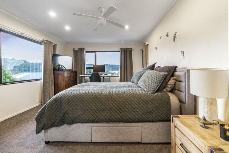 Photo of property in 53 Okura River Road, Okura, Albany, 0792