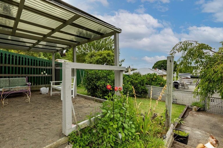 Photo of property in 16 Rose Street, Waipawa, 4210