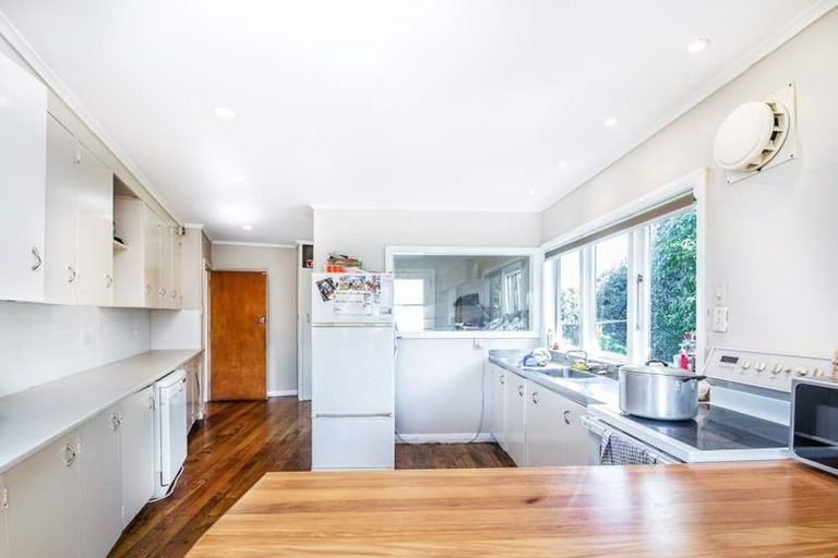 Photo of property in 8 Mawney Road, Henderson, Auckland, 0610