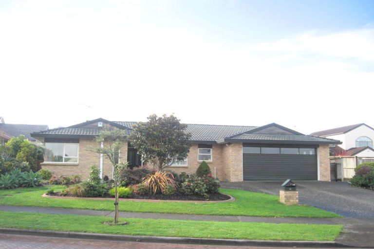 Photo of property in 12 Stewart Gibson Place, Manurewa, Auckland, 2105