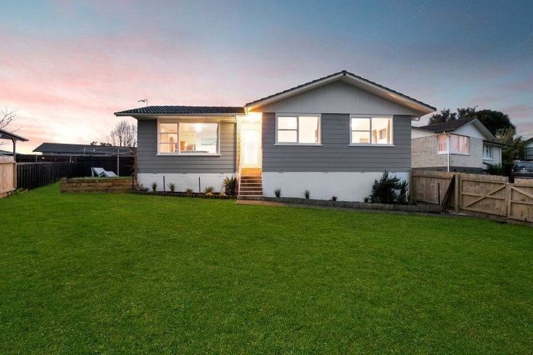 Photo of property in 10 Crampton Place, Manurewa, Auckland, 2102