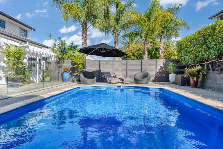 Photo of property in 53 Manor Park, Sunnyhills, Auckland, 2010