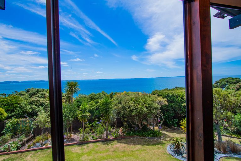 Photo of property in 60 Pacific Parade, Army Bay, Whangaparaoa, 0930
