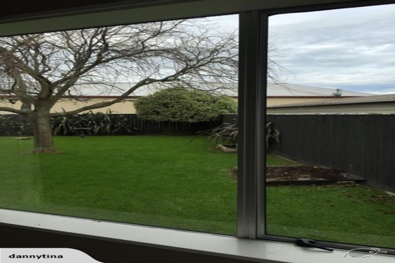 Photo of property in 42 Acacia Street, Kelvin Grove, Palmerston North, 4414