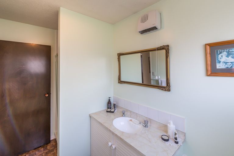 Photo of property in 2/81 Veitches Road, Casebrook, Christchurch, 8051