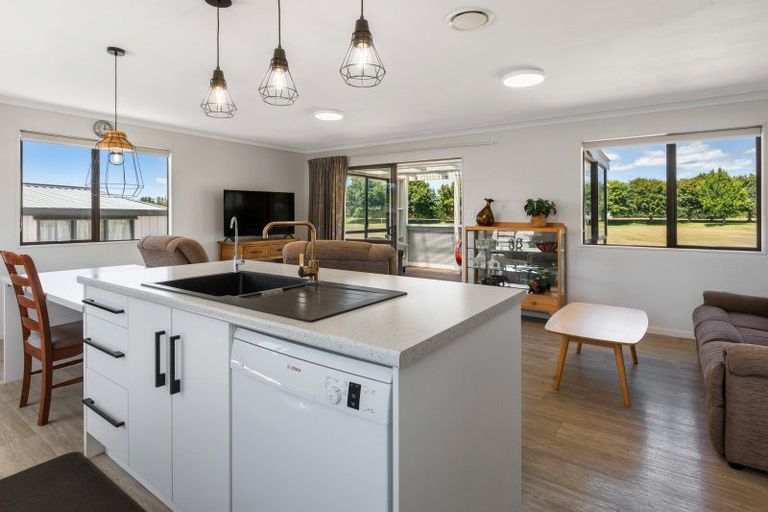 Photo of property in 56 Fairview Road, Katikati, 3129