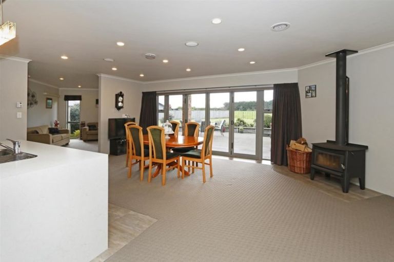 Photo of property in 5 Larlin Drive, Hawera, 4675