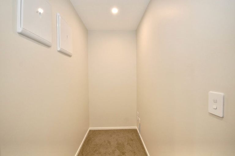 Photo of property in 41e Camelot Place, Glenfield, Auckland, 0629