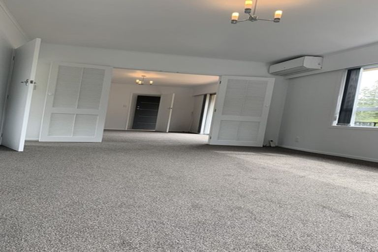 Photo of property in 15 Liston Crescent, Cockle Bay, Auckland, 2014