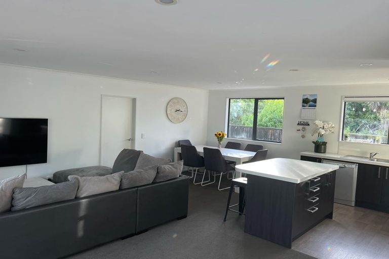 Photo of property in 28 Railway Terrace East, Glentunnel, Sheffield, 7673