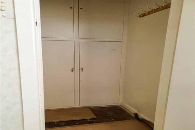 Photo of property in 60 Timaru Road, Waimate, 7924