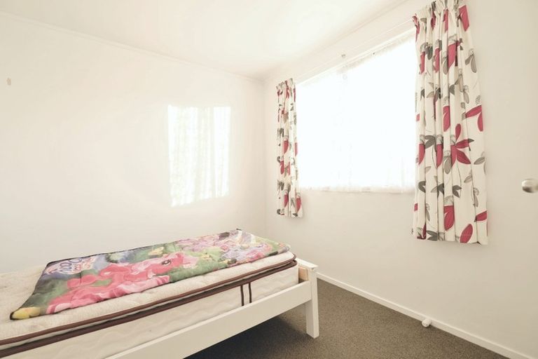 Photo of property in 28 Sturdee Road, Manurewa, Auckland, 2102