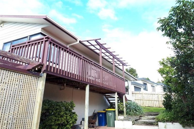 Photo of property in 1a Romulus Place, Totara Vale, Auckland, 0629