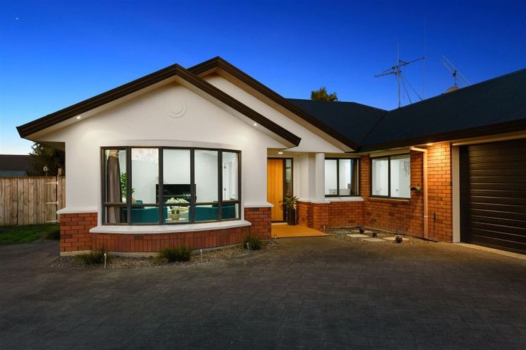 Photo of property in 40a Cairns Crescent, Rototuna, Hamilton, 3210