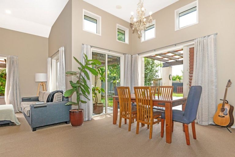 Photo of property in 11 Charteris Rise, Riverdale, Gisborne, 4010