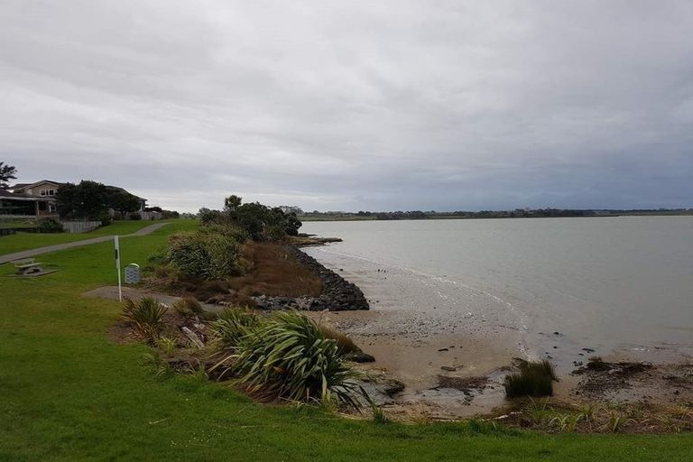 Photo of property in 37 St Annes Crescent, Wattle Downs, Auckland, 2103