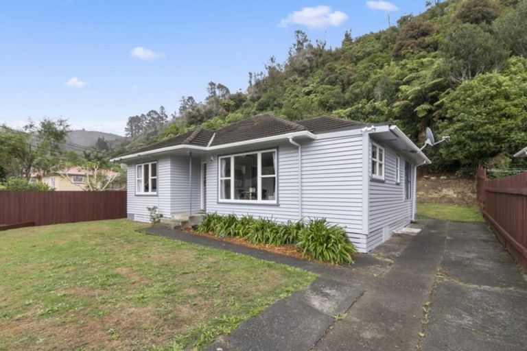 Photo of property in 22 Sunny Grove, Wainuiomata, Lower Hutt, 5014