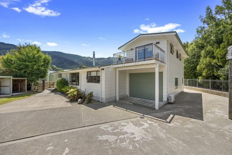 Photo of property in 6b Lady Cobham Grove, Anakiwa, Picton, 7281