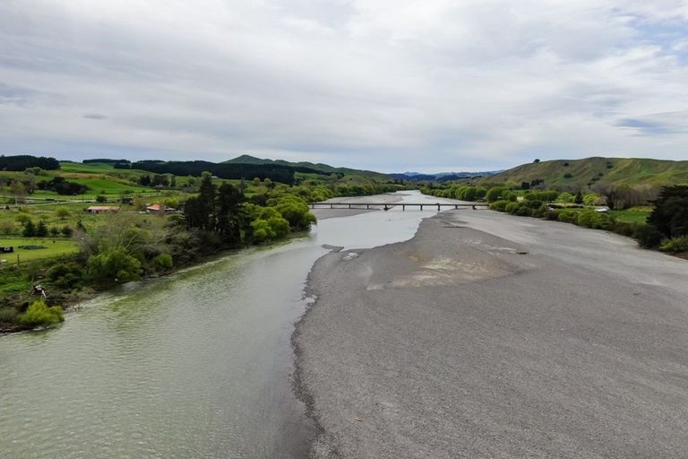 Photo of property in 62 River Road, Otane, Waipawa, 4271